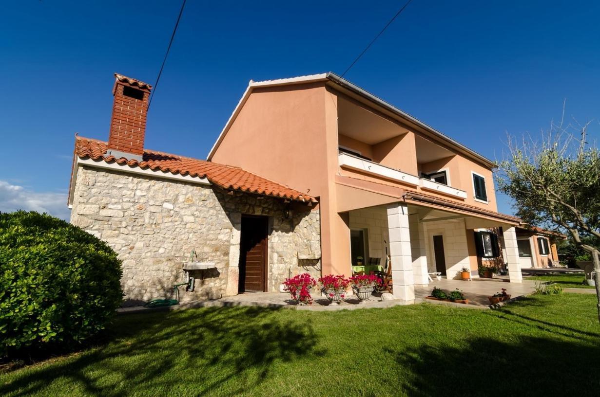 Apartments With A Parking Space Nin, Zadar - 11900 Exterior photo