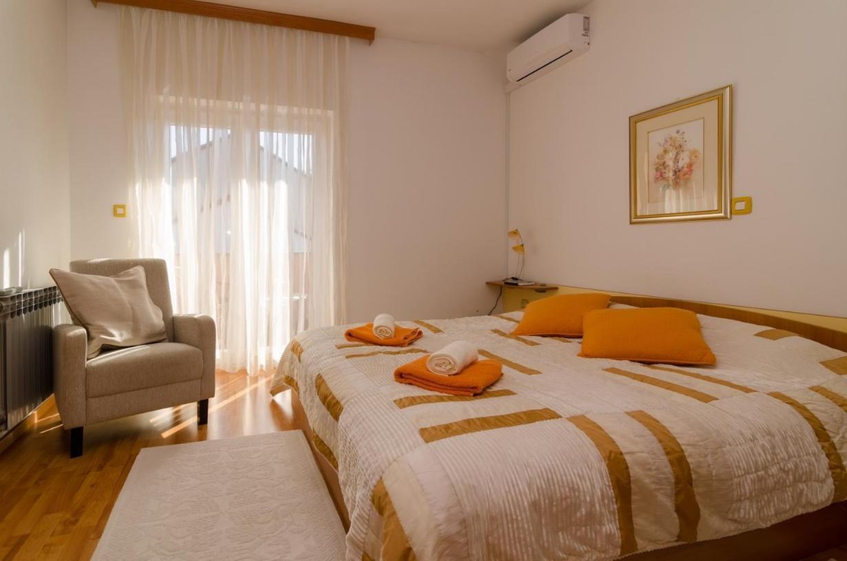 Apartments With A Parking Space Nin, Zadar - 11900 Exterior photo